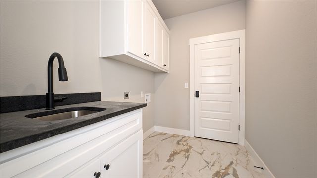 308 White Oak Street, Gentry, AR 72734