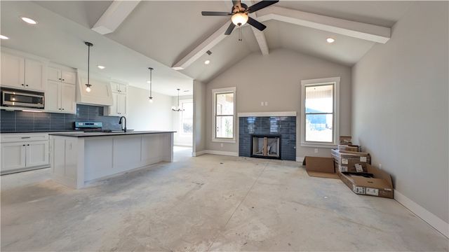 308 White Oak Street, Gentry, AR 72734