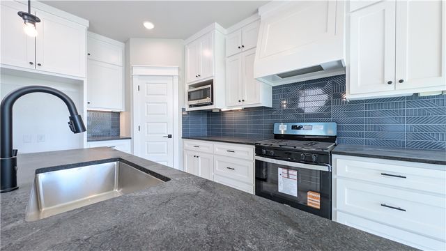 308 White Oak Street, Gentry, AR 72734