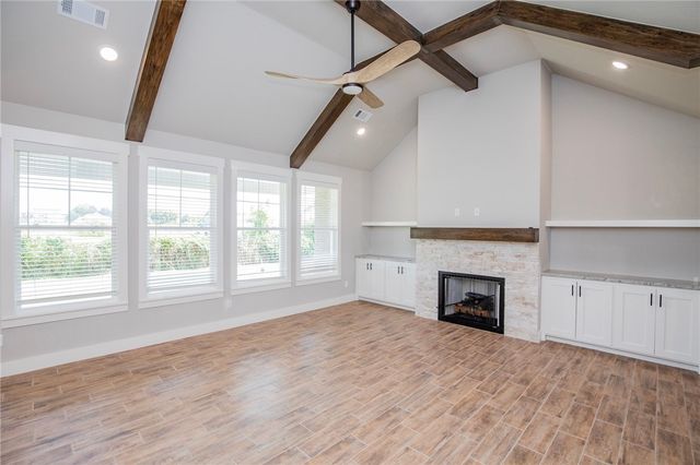 308 White Oak Street, Gentry, AR 72734