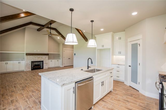 308 White Oak Street, Gentry, AR 72734