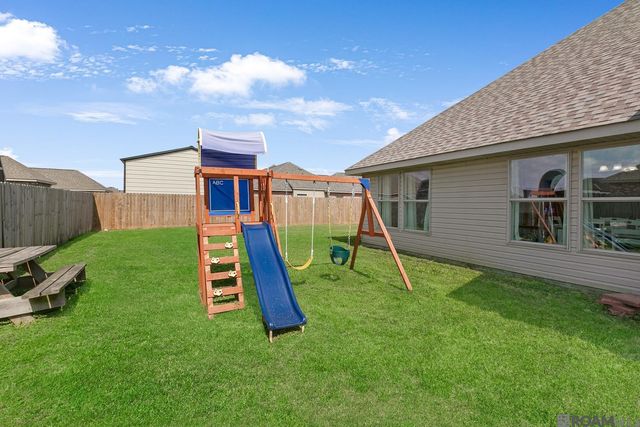 1015 N Millet Dr, Gramercy, LA 70052