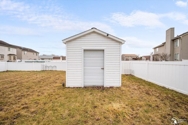 9061 Rockhill Lane, Newport, MI 48166