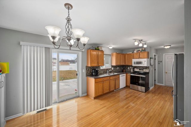 9061 Rockhill Lane, Newport, MI 48166