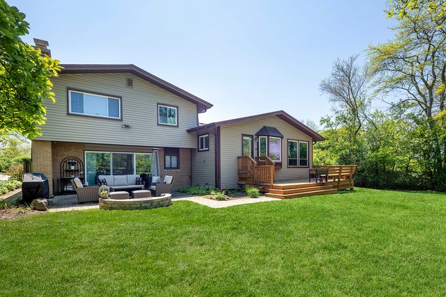 370 Charal Lane, Highland Park, IL 60035