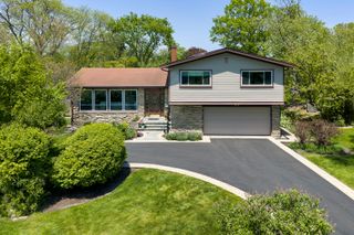 370 Charal Lane, Highland Park, IL 60035