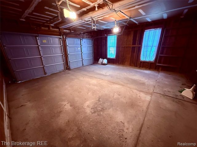 1295 W Fairview Lane, Rochester Hills, MI 48306