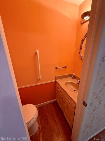 1295 W Fairview Lane, Rochester Hills, MI 48306