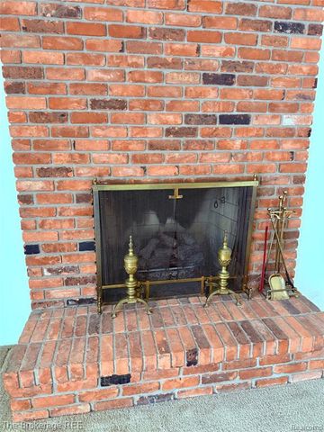 1295 W Fairview Lane, Rochester Hills, MI 48306