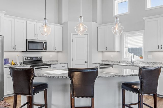 1033 Ashley Drive W, West Fargo, ND 58078