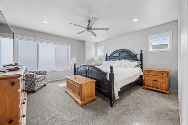 1033 Ashley Drive W, West Fargo, ND 58078