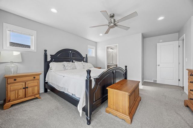 1033 Ashley Drive W, West Fargo, ND 58078