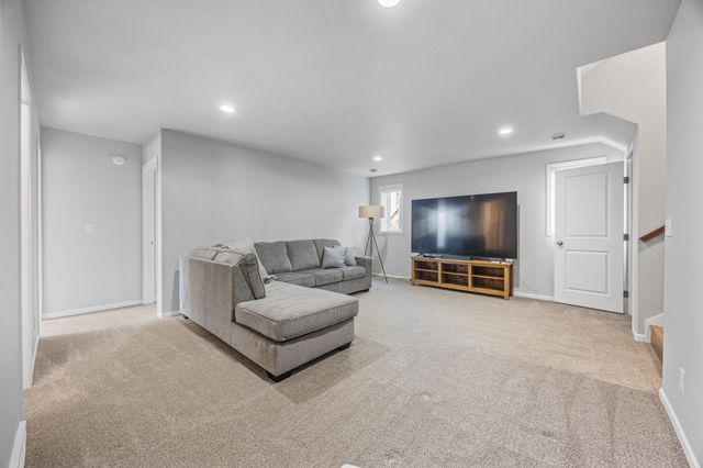 1033 Ashley Drive W, West Fargo, ND 58078