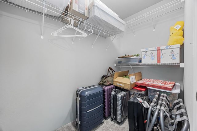 1033 Ashley Drive W, West Fargo, ND 58078