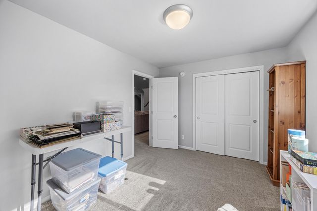 1033 Ashley Drive W, West Fargo, ND 58078