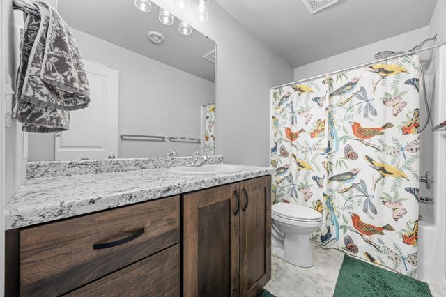 1033 Ashley Drive W, West Fargo, ND 58078