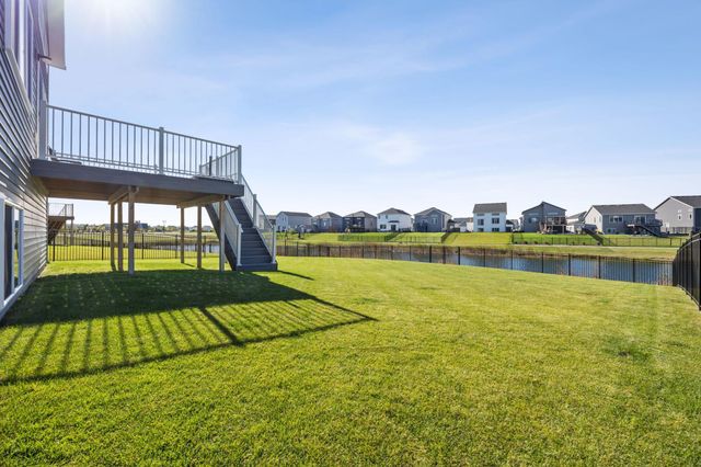 1033 Ashley Drive W, West Fargo, ND 58078