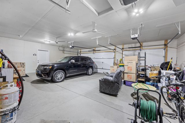 1033 Ashley Drive W, West Fargo, ND 58078