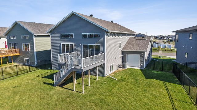 1033 Ashley Drive W, West Fargo, ND 58078