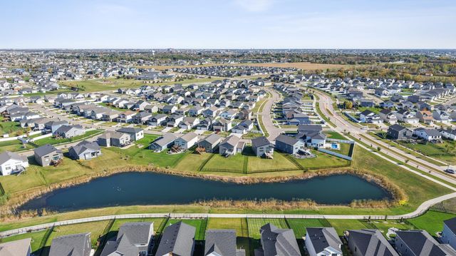 1033 Ashley Drive W, West Fargo, ND 58078