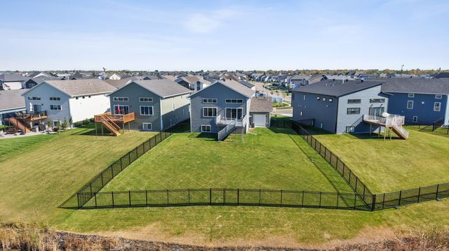 1033 Ashley Drive W, West Fargo, ND 58078