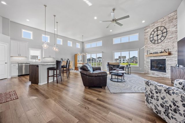 1033 Ashley Drive W, West Fargo, ND 58078