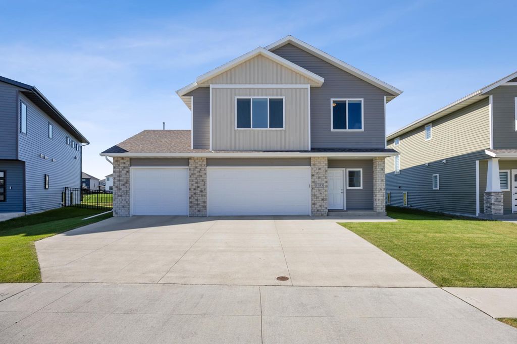 1033 Ashley Drive W, West Fargo, ND 58078