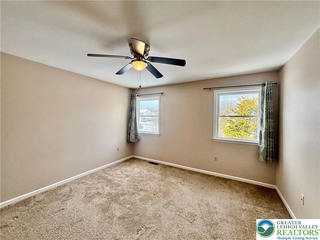 207 Stephanie Drive, Palmer Twp, PA 18045