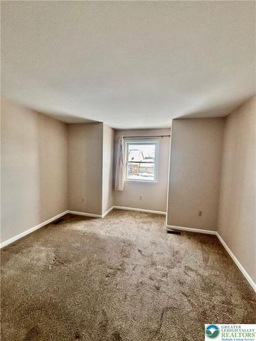 207 Stephanie Drive, Palmer Twp, PA 18045