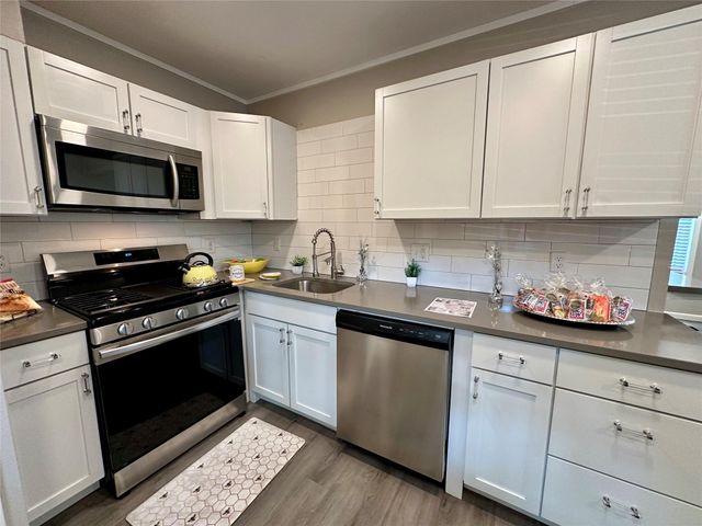 2612 Rogers Ave A, Austin, TX 78722