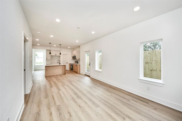 934 South Lane Unit A-B, Houston, TX 77088