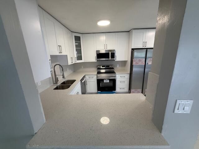 810 Lake Shore Drive 19, Lake Park, FL 33403