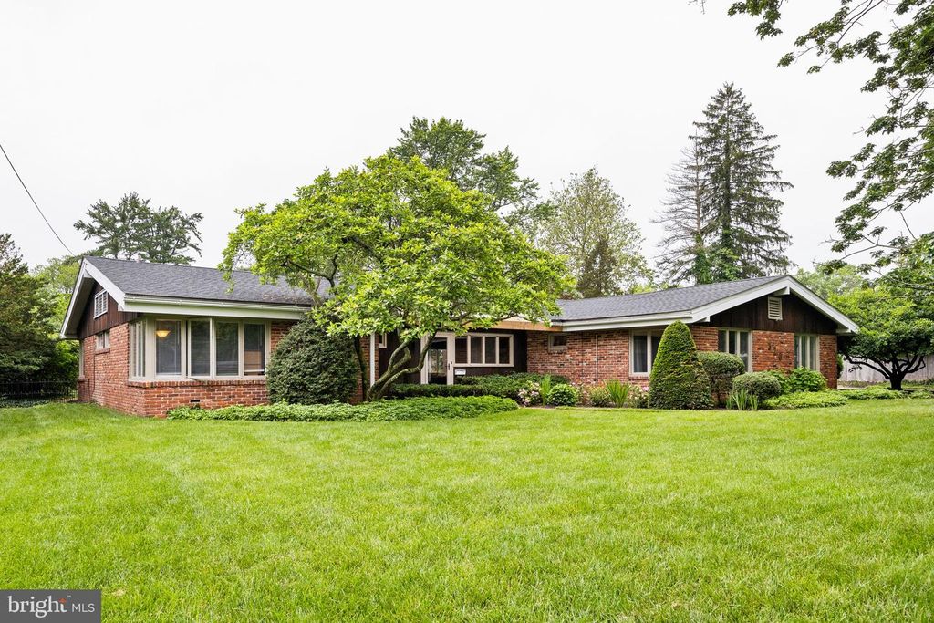 320 S MAIN ST, Quakertown, PA 18951