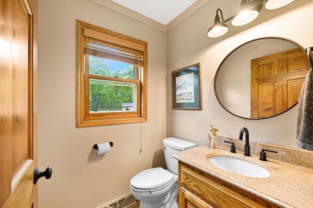 W281N7127 Huntington COURT, Hartland, WI 53029