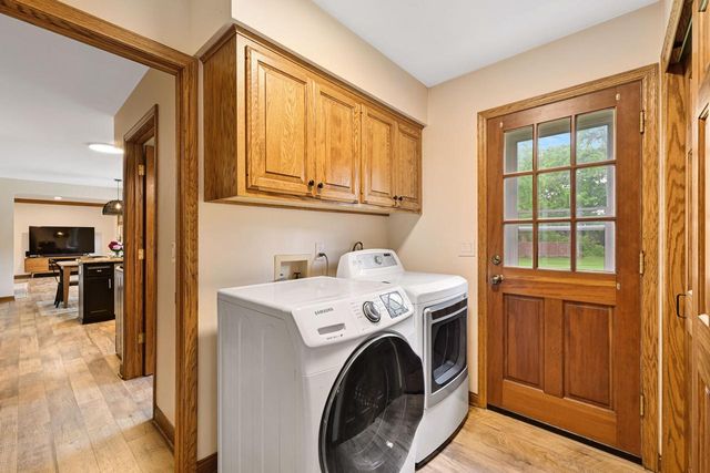 W281N7127 Huntington COURT, Hartland, WI 53029