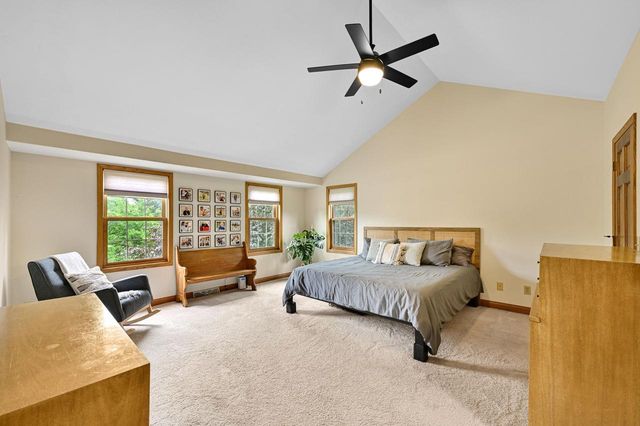 W281N7127 Huntington COURT, Hartland, WI 53029