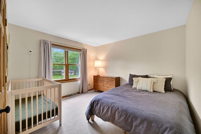 W281N7127 Huntington COURT, Hartland, WI 53029