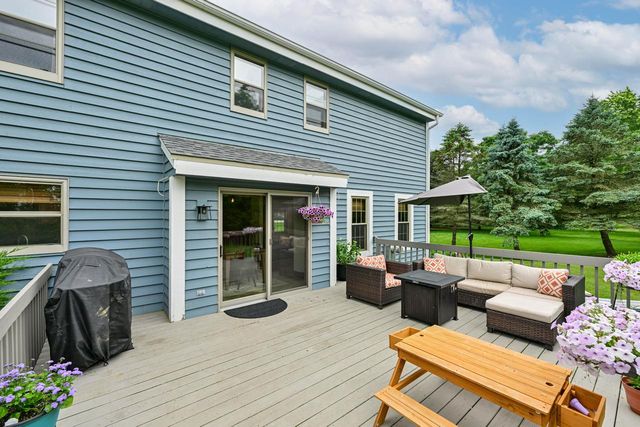 W281N7127 Huntington COURT, Hartland, WI 53029