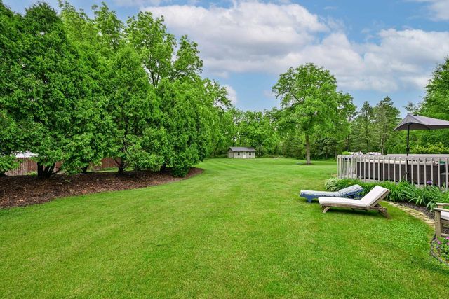W281N7127 Huntington COURT, Hartland, WI 53029