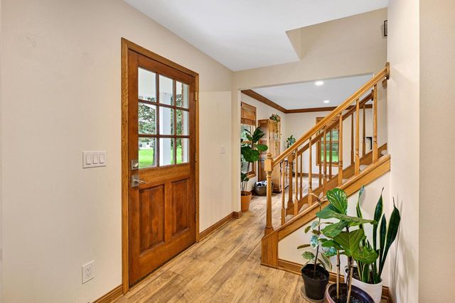 W281N7127 Huntington COURT, Hartland, WI 53029