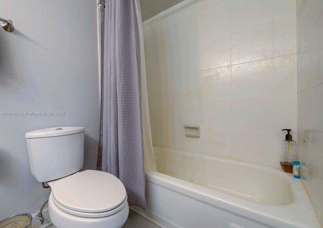 601 Three Islands Blvd 404, Hallandale Beach, FL 33009