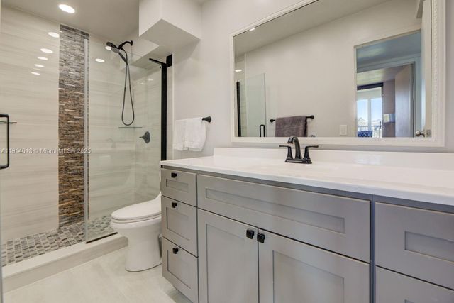 601 Three Islands Blvd 404, Hallandale Beach, FL 33009