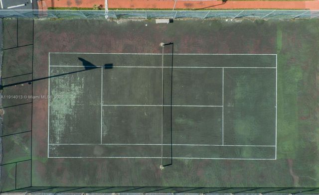 601 Three Islands Blvd 404, Hallandale Beach, FL 33009