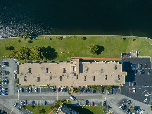 601 Three Islands Blvd 404, Hallandale Beach, FL 33009