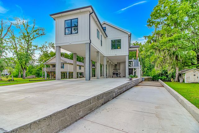 5854 Creekside Dr., Myrtle Beach, SC 29588
