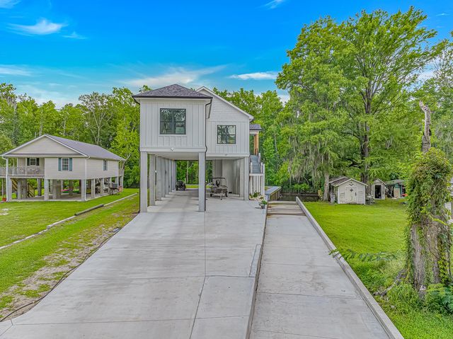 5854 Creekside Dr., Myrtle Beach, SC 29588