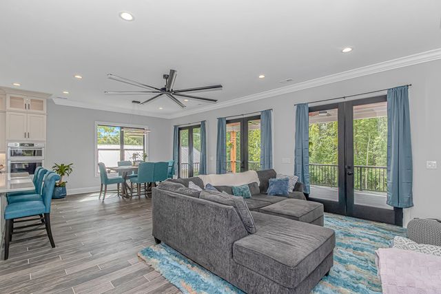 5854 Creekside Dr., Myrtle Beach, SC 29588