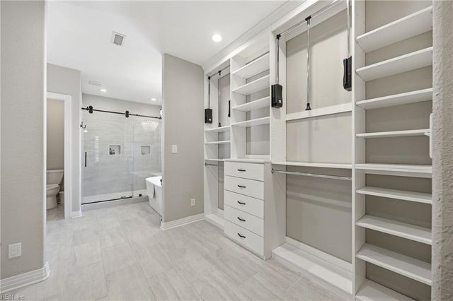 2217 Kirkby LN, Virginia Beach, VA 23456