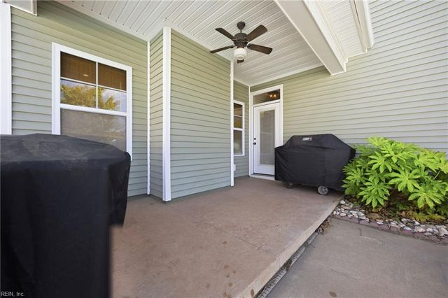2217 Kirkby LN, Virginia Beach, VA 23456
