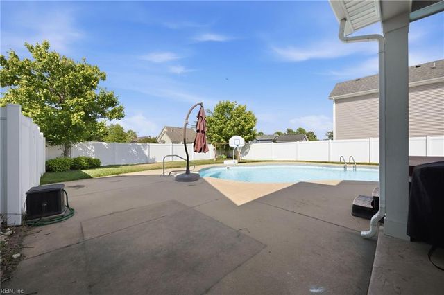 2217 Kirkby LN, Virginia Beach, VA 23456